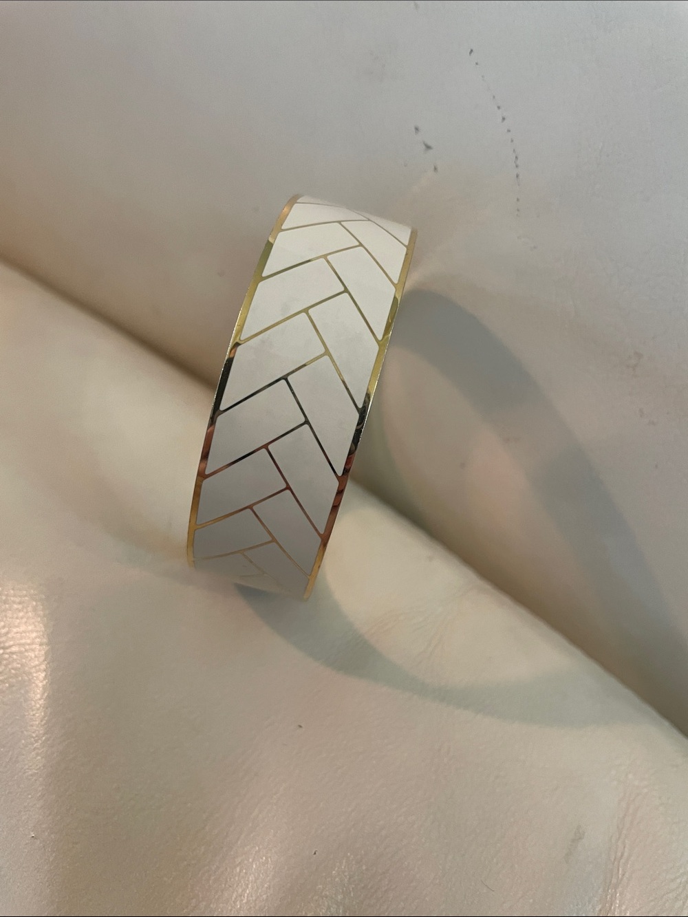 💛🤍 J. Crew- White and Gold Enamel Chevron Bangle Bracelet - 2.5 in wide